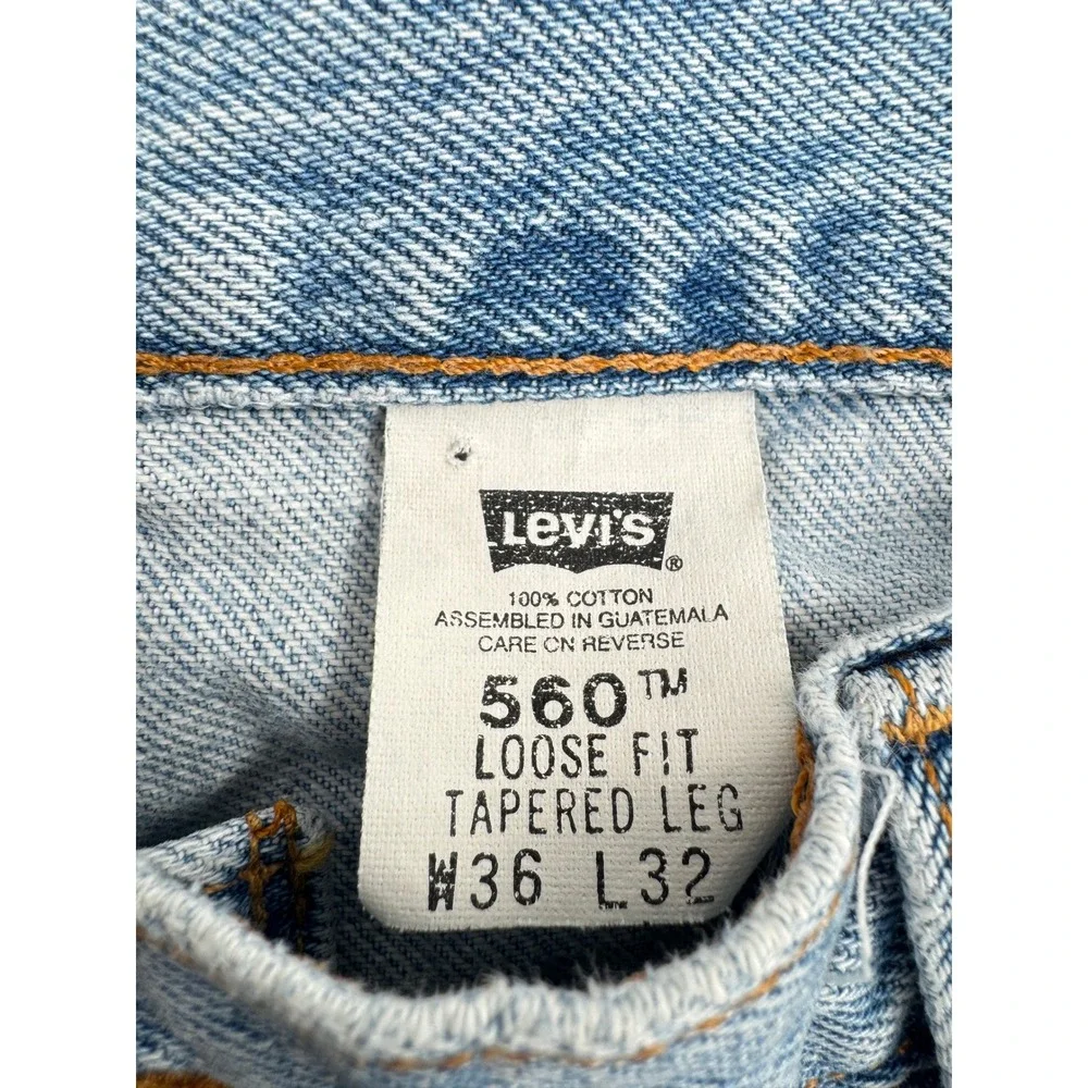Vintage Y2K Levis 560 Loose Fit Tapered Leg Jeans Mens 36x32 (34x32) Light Wash